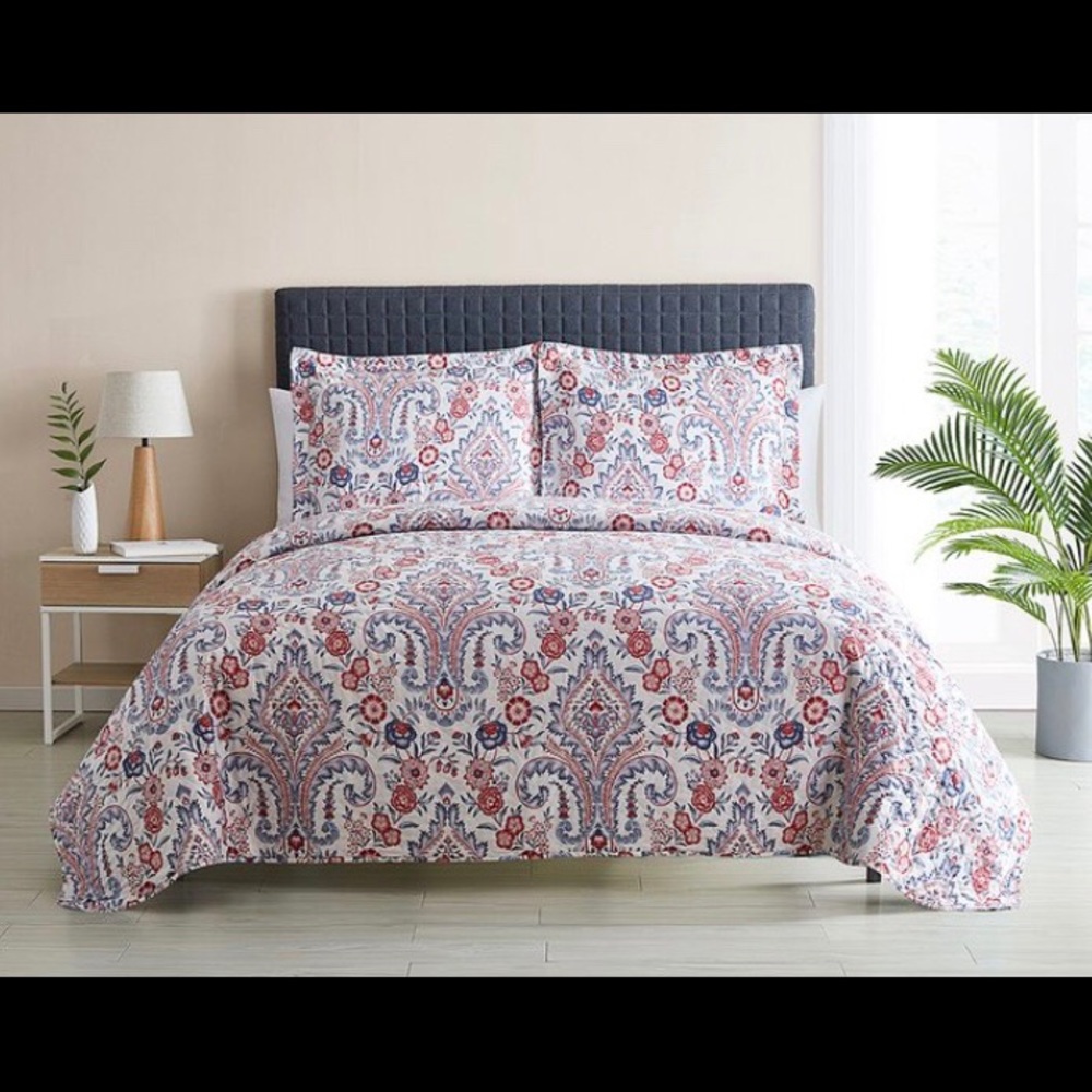 NWT Paisley Damask King 3 Piece Quilt Set